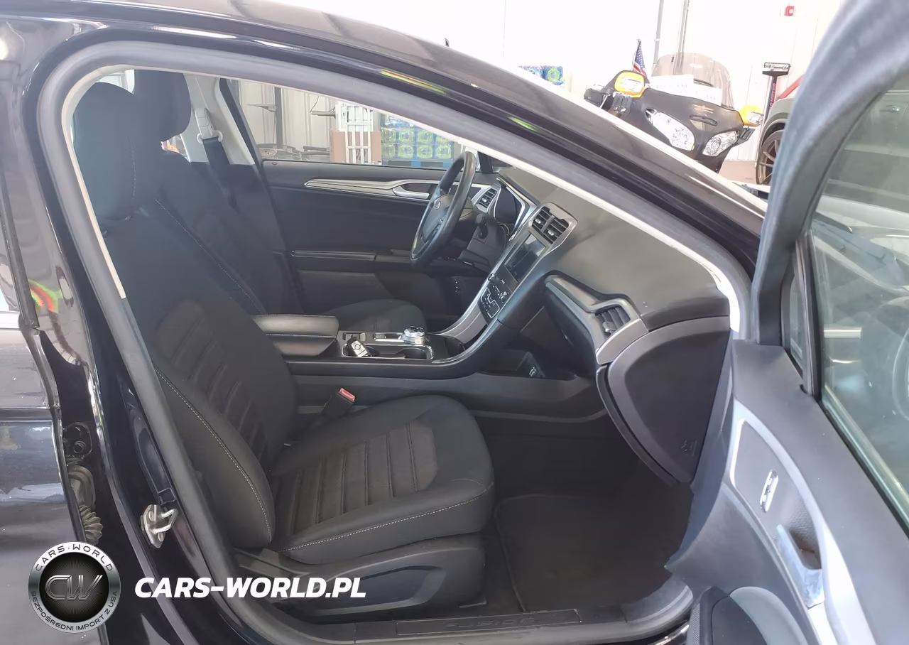 2020 Ford Fusion Hybrid Se VIN:3FA6P0LU6LR245173 - 5