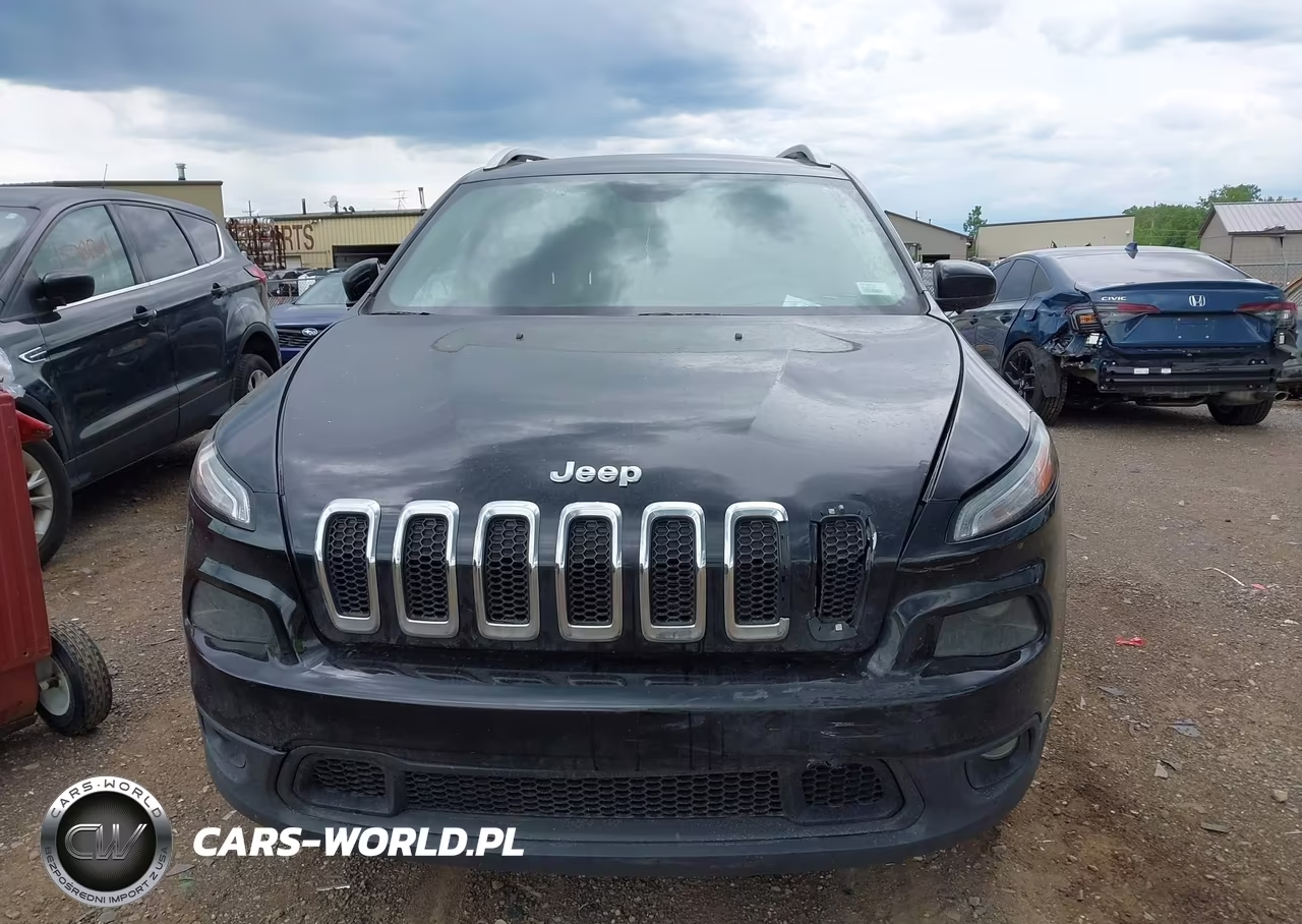 2018 Jeep Cherokee Latitude 4X4 VIN:1C4PJMCB1JD585424 - 12