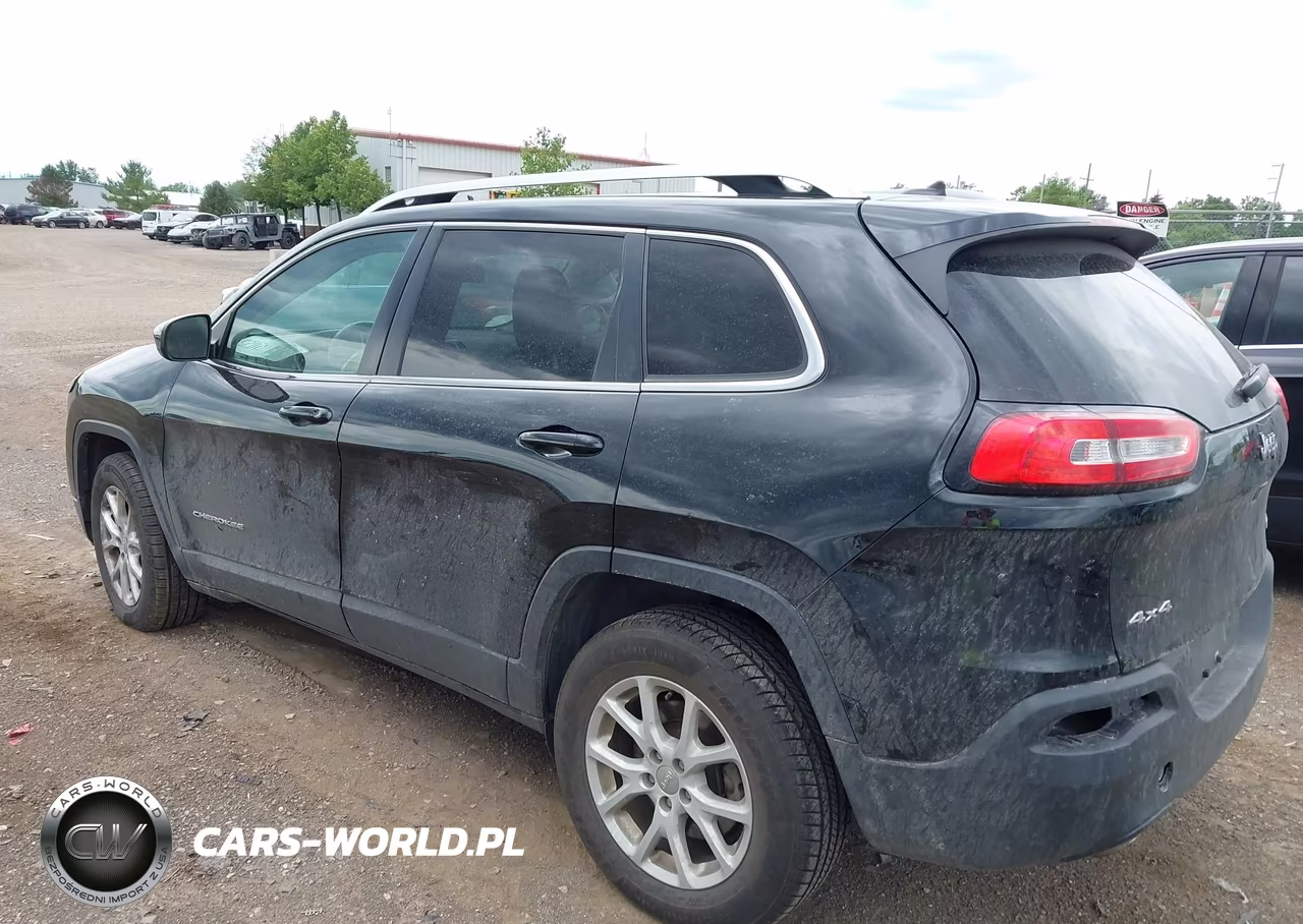 2018 Jeep Cherokee Latitude 4X4 VIN:1C4PJMCB1JD585424 - 14