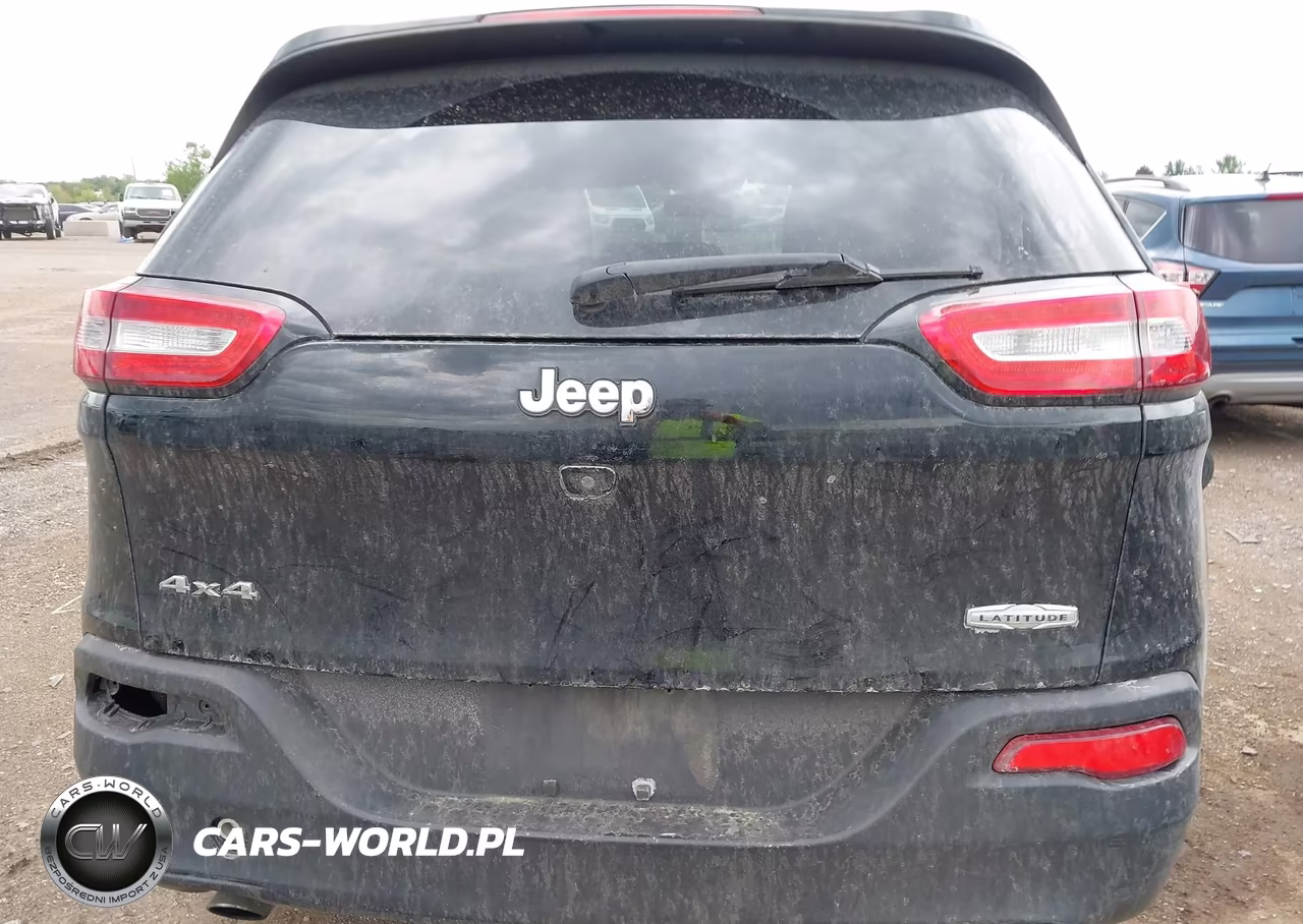 2018 Jeep Cherokee Latitude 4X4 VIN:1C4PJMCB1JD585424 - 16