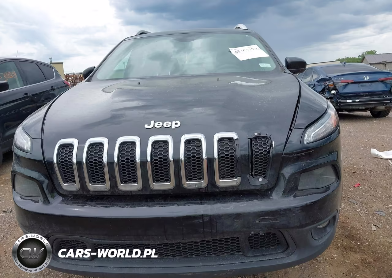 2018 Jeep Cherokee Latitude 4X4 VIN:1C4PJMCB1JD585424 - 6