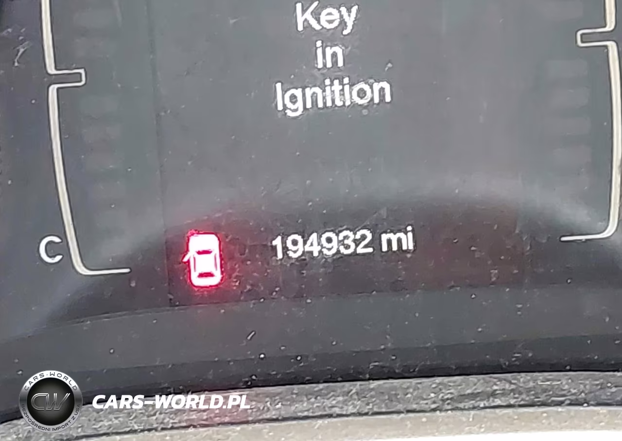 2018 Jeep Cherokee Latitude 4X4 VIN:1C4PJMCB1JD585424 - 7