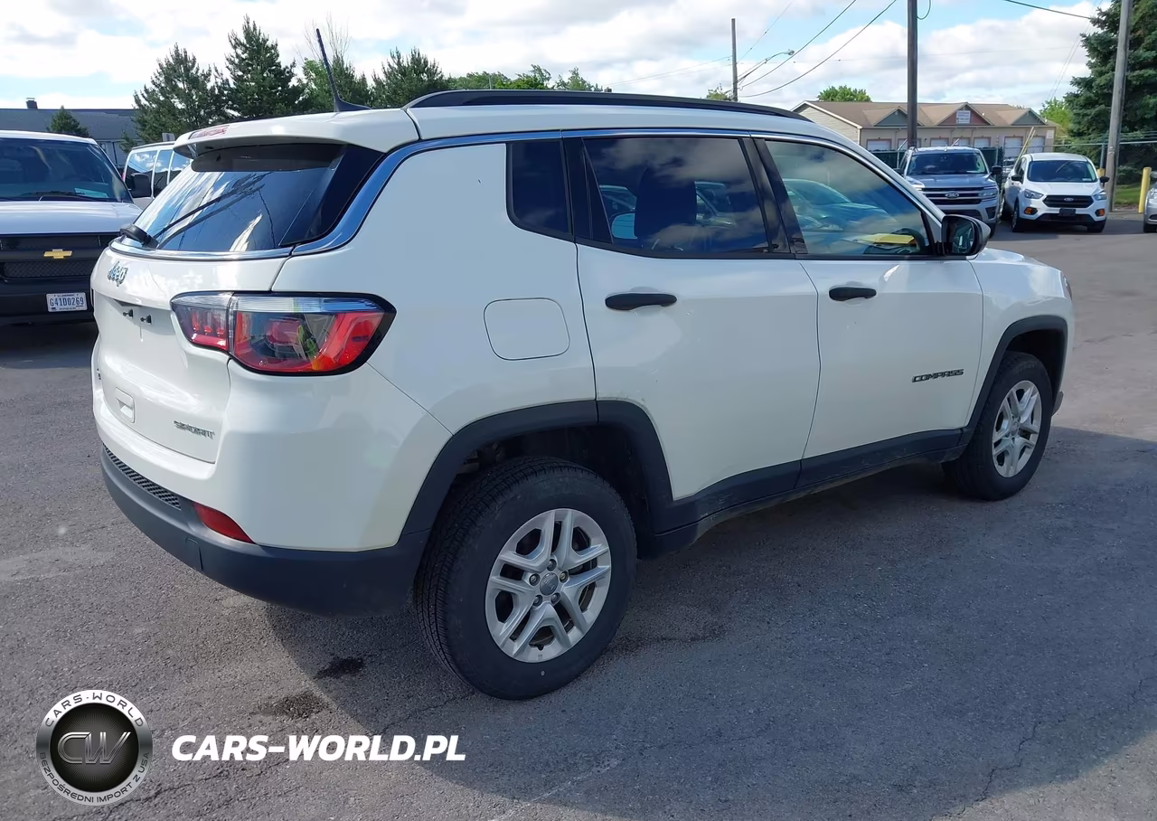 2019 Jeep Compass Sport 4X4 VIN:3C4NJDAB8KT619591 - 4