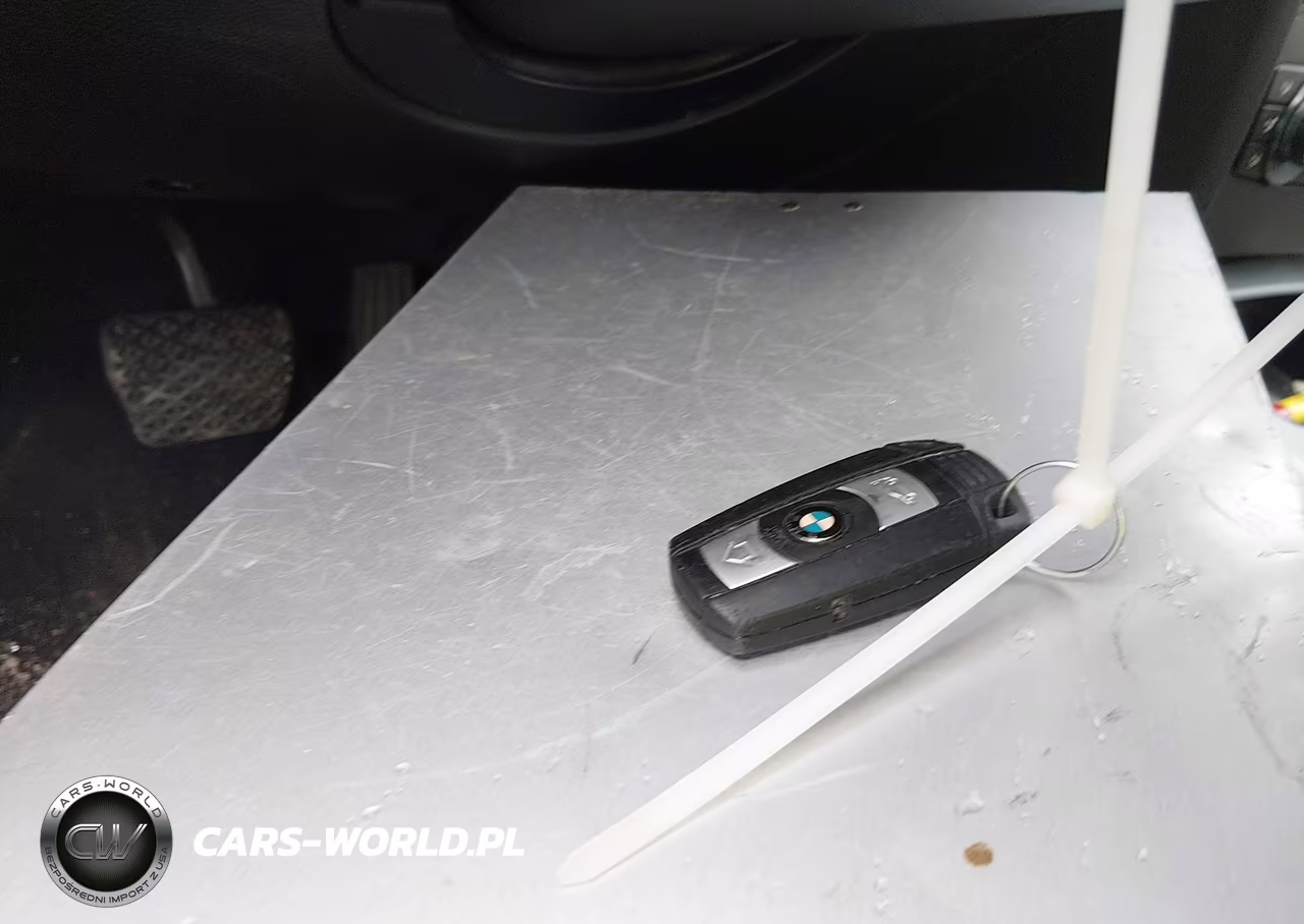 2011 BMW 328I VIN:WBAKE3C58BE557485 - 11