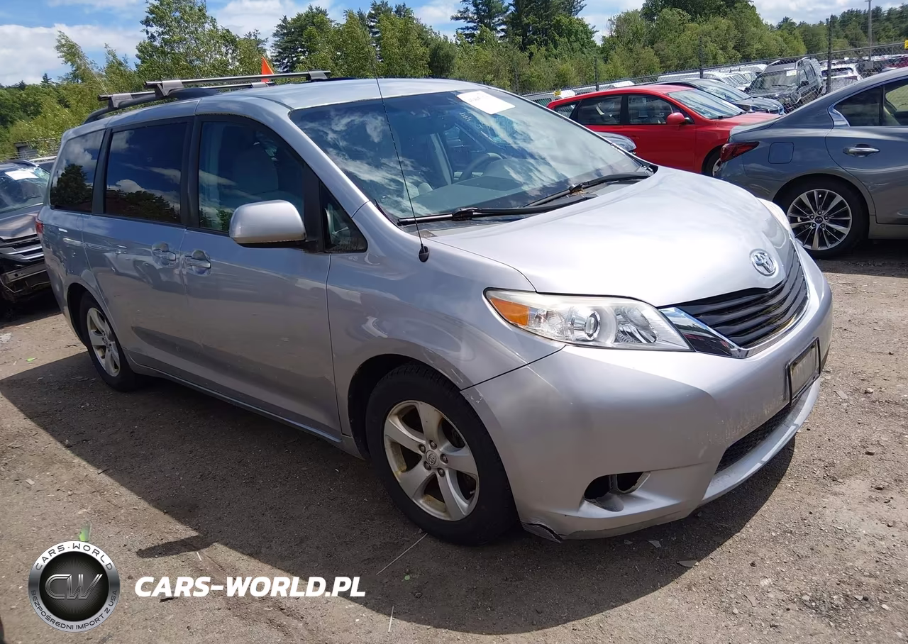 2012 Toyota Sienna Le V6 8 Passenger – zdjęcie 1 z 16