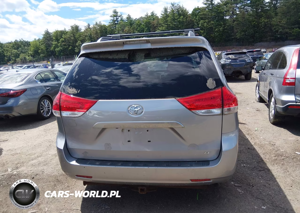 2012 Toyota Sienna Le V6 8 Passenger VIN:5TDKK3DC8CS235367 - 16