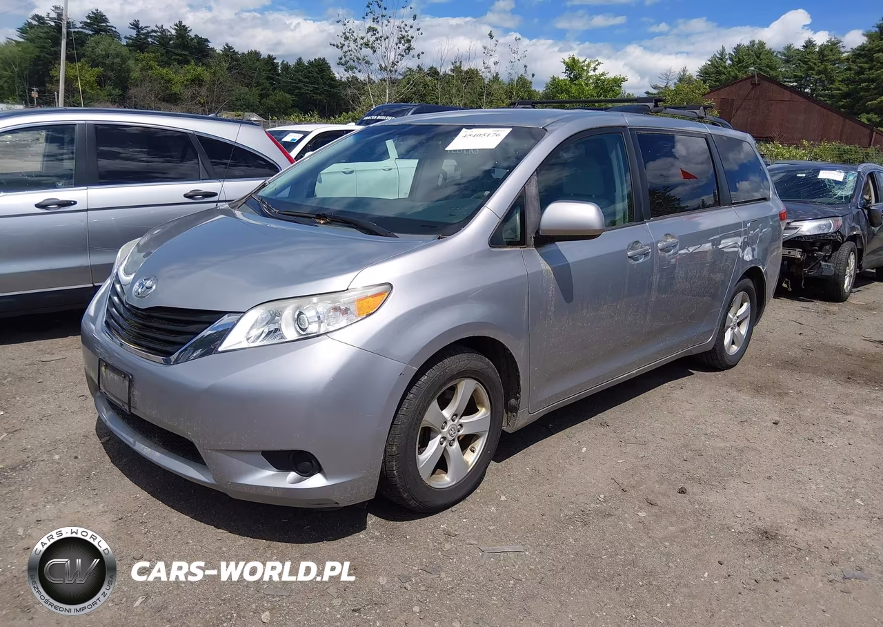 2012 Toyota Sienna Le V6 8 Passenger VIN:5TDKK3DC8CS235367 - 2