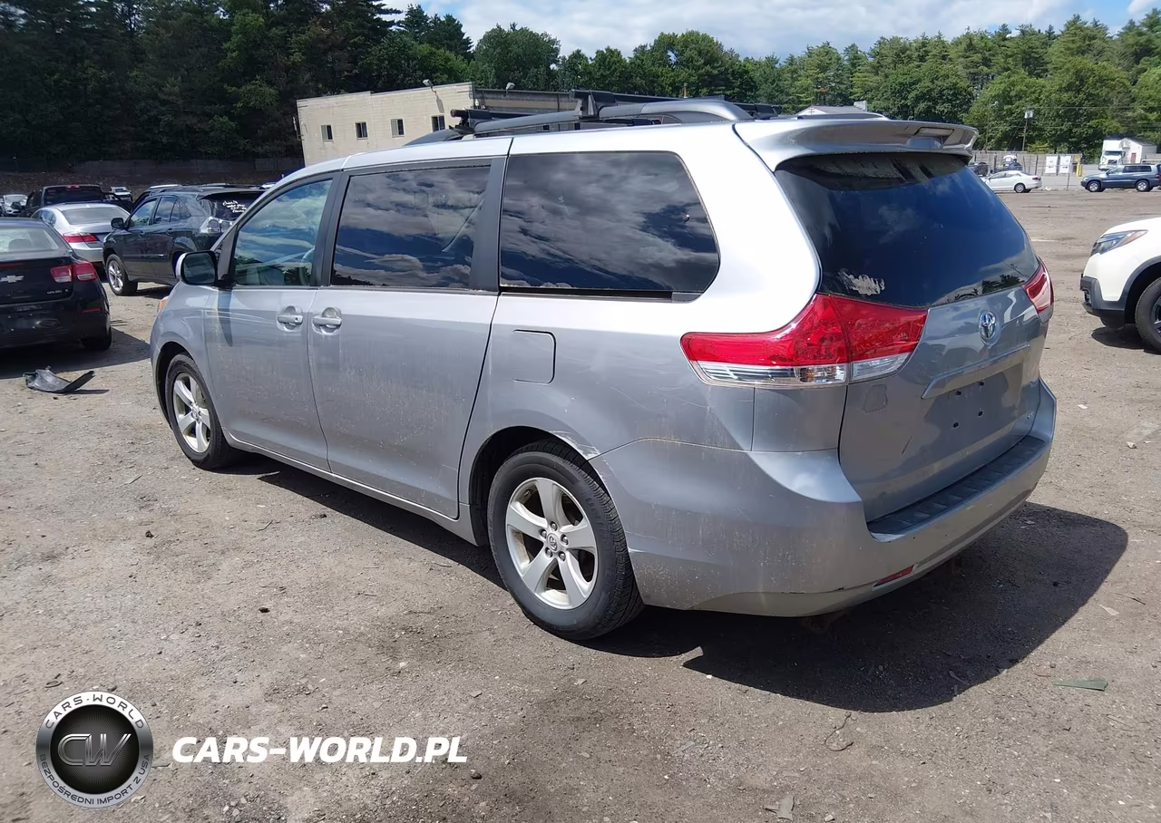 2012 Toyota Sienna Le V6 8 Passenger VIN:5TDKK3DC8CS235367 - 3