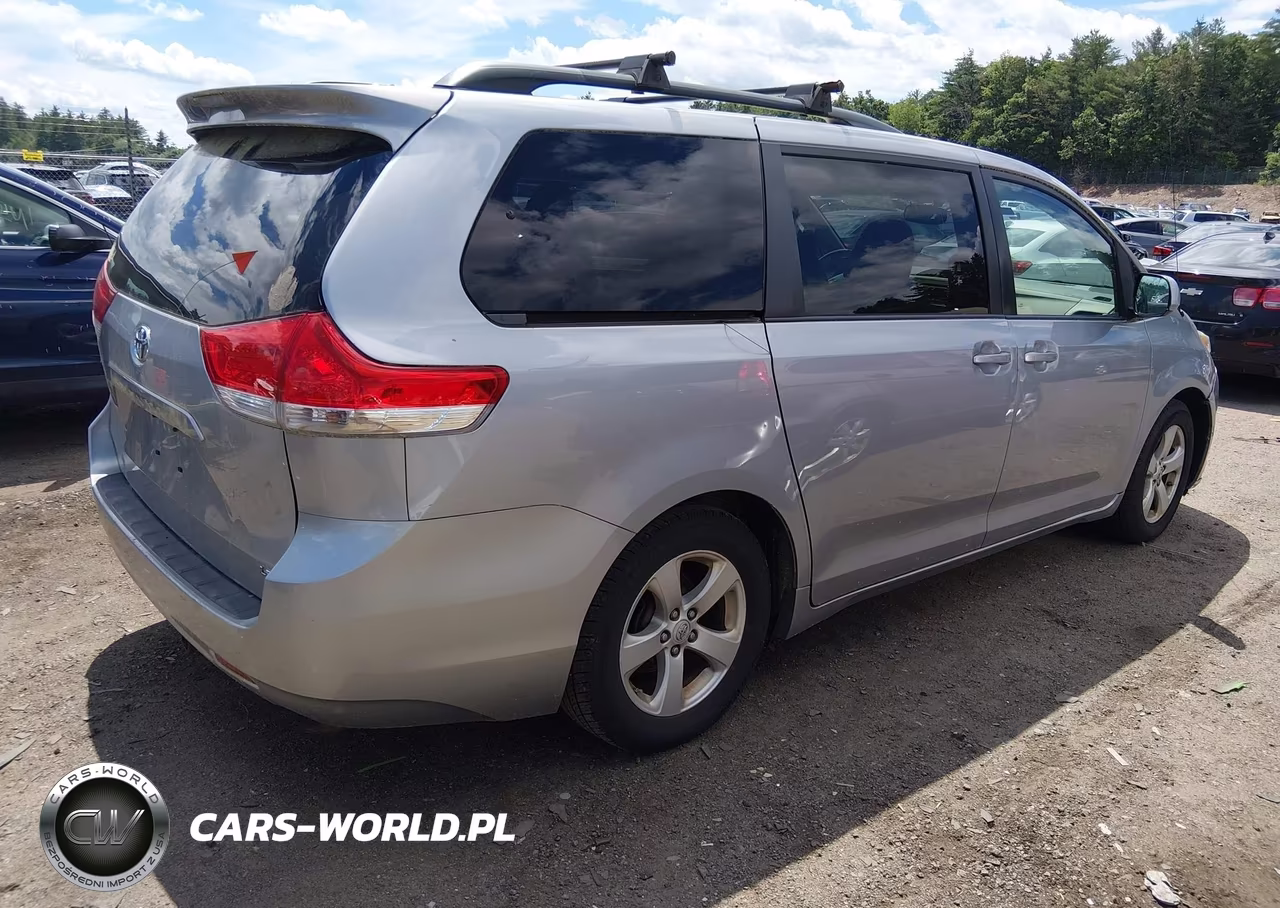 2012 Toyota Sienna Le V6 8 Passenger VIN:5TDKK3DC8CS235367 - 4