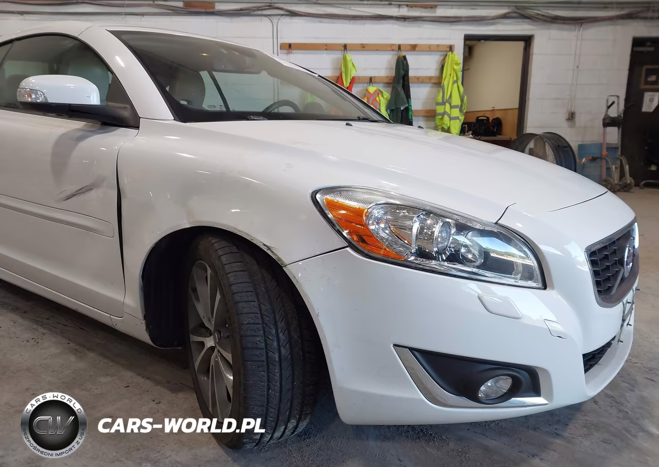 2013 Volvo C70 T5 VIN:YV1672MCXDJ144123 - 13