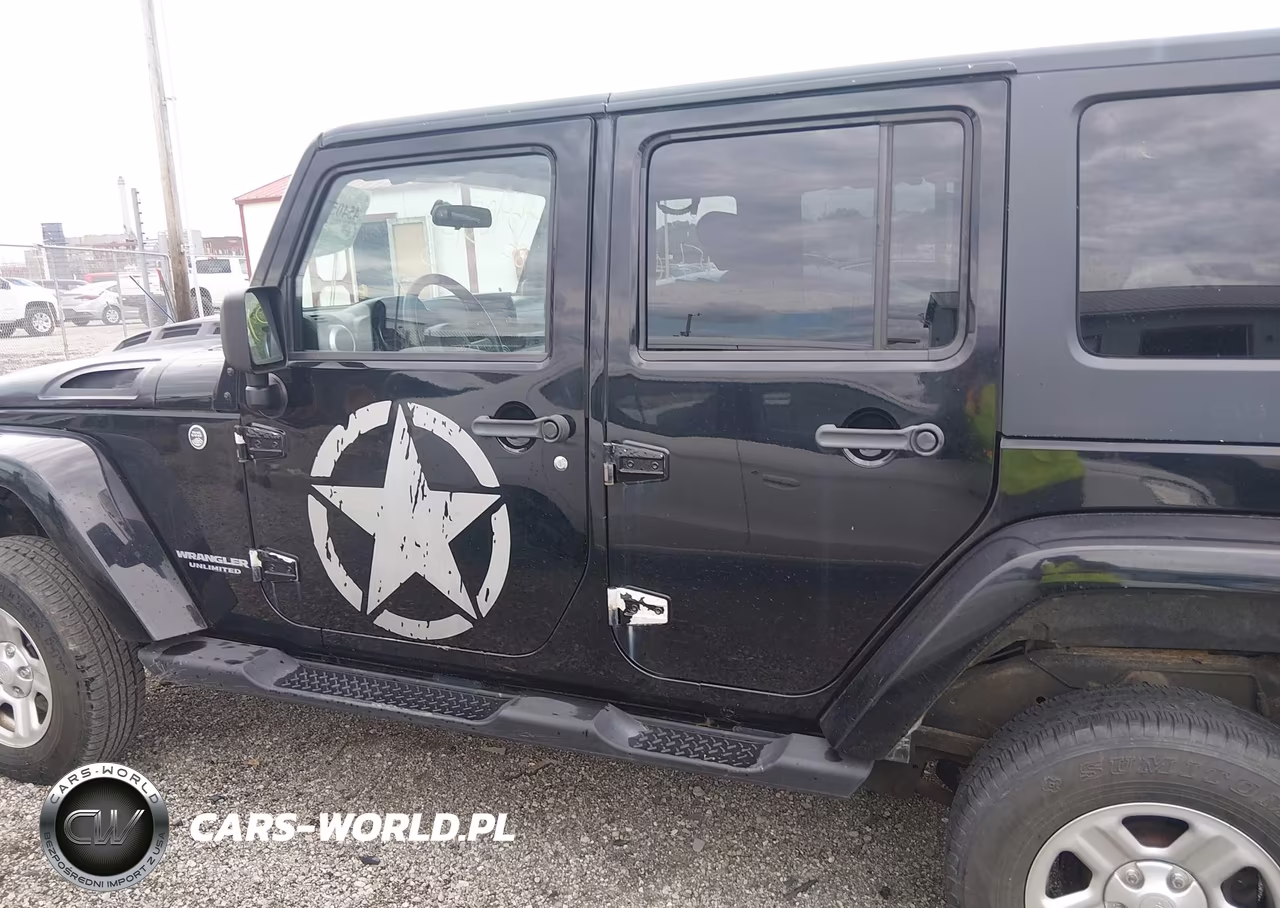 2010 Jeep Wrangler Unlimited Sahara VIN:1J4BA5H16AL207843 - 14