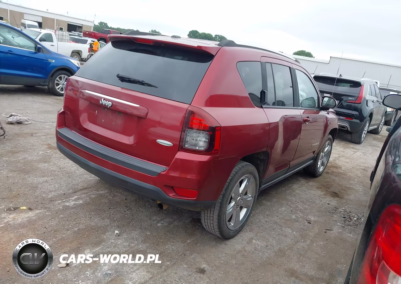 2014 Jeep Compass Latitude VIN:1C4NJCEB8ED618682 - 4