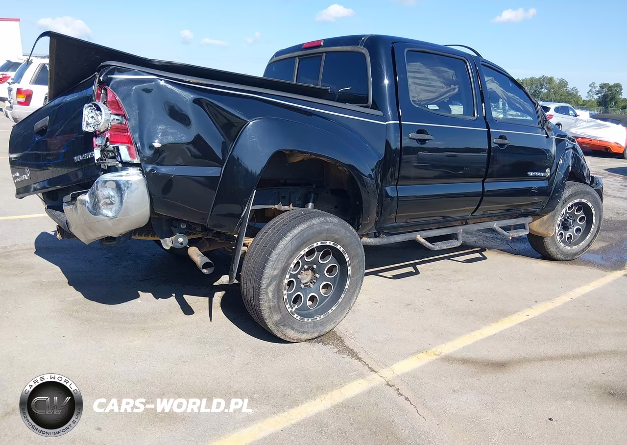 2013 Toyota Tacoma Base V6 VIN:5TFLU4EN0DX056868 - 4