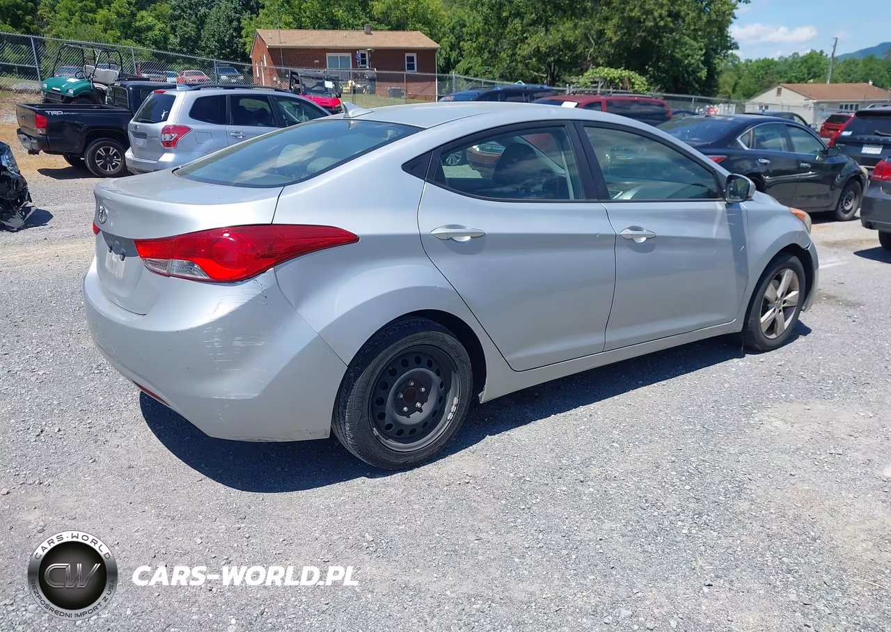 2012 Hyundai Elantra Gls VIN:5NPDH4AE0CH064655 - 4