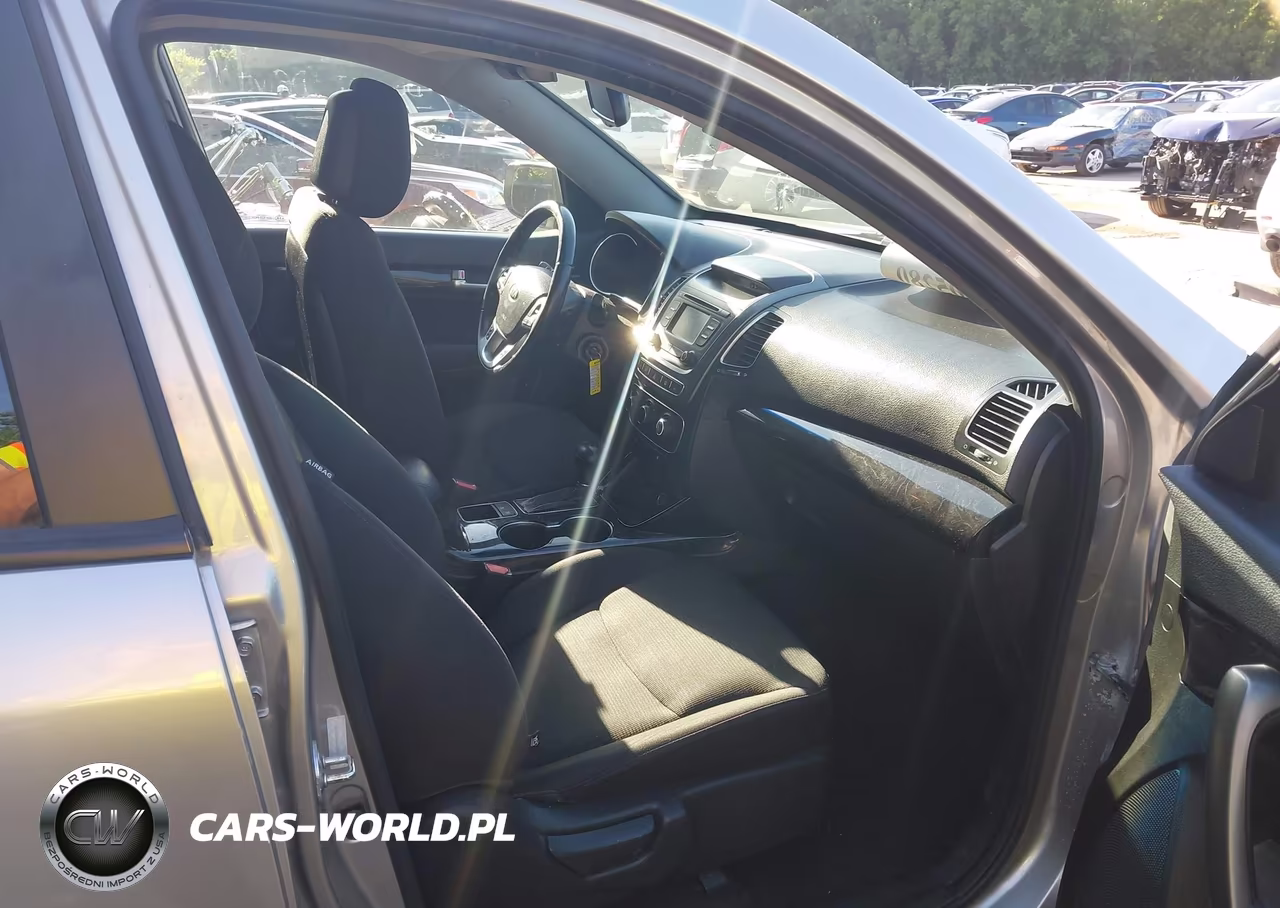2014 Kia Sorento Lx VIN:5XYKT4A60EG459833 - 5