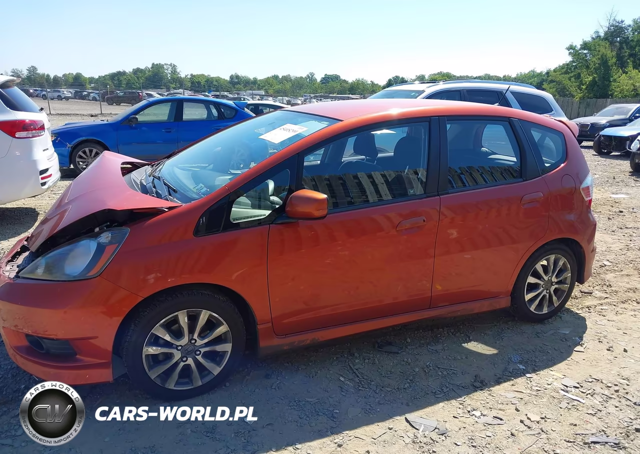 2012 Honda Fit Sport VIN:JHMGE8G50CC010724 - 13