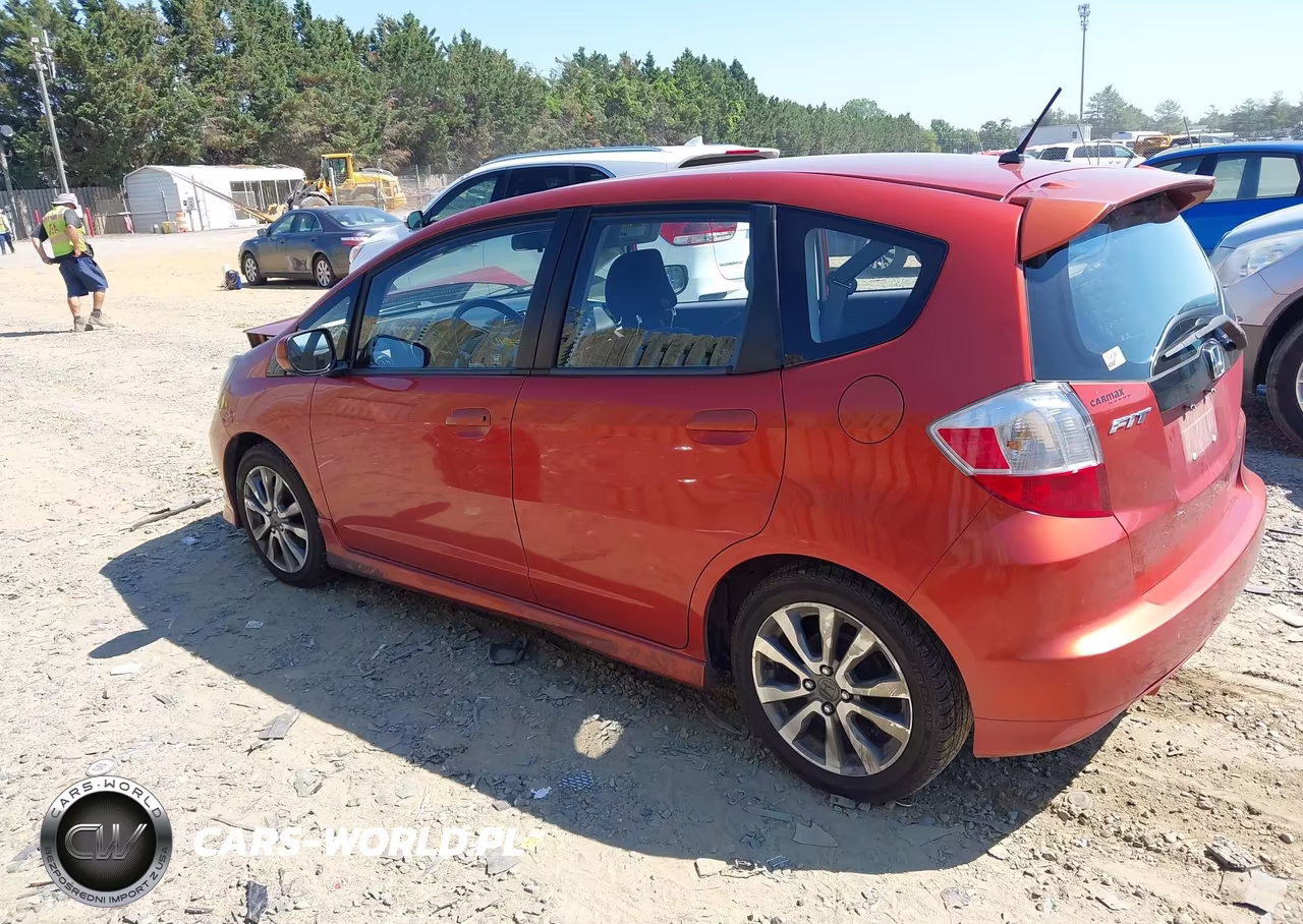 2012 Honda Fit Sport VIN:JHMGE8G50CC010724 - 3