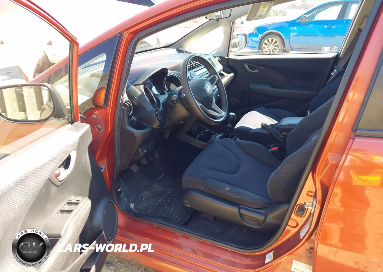 2012 Honda Fit Sport VIN:JHMGE8G50CC010724 - 5
