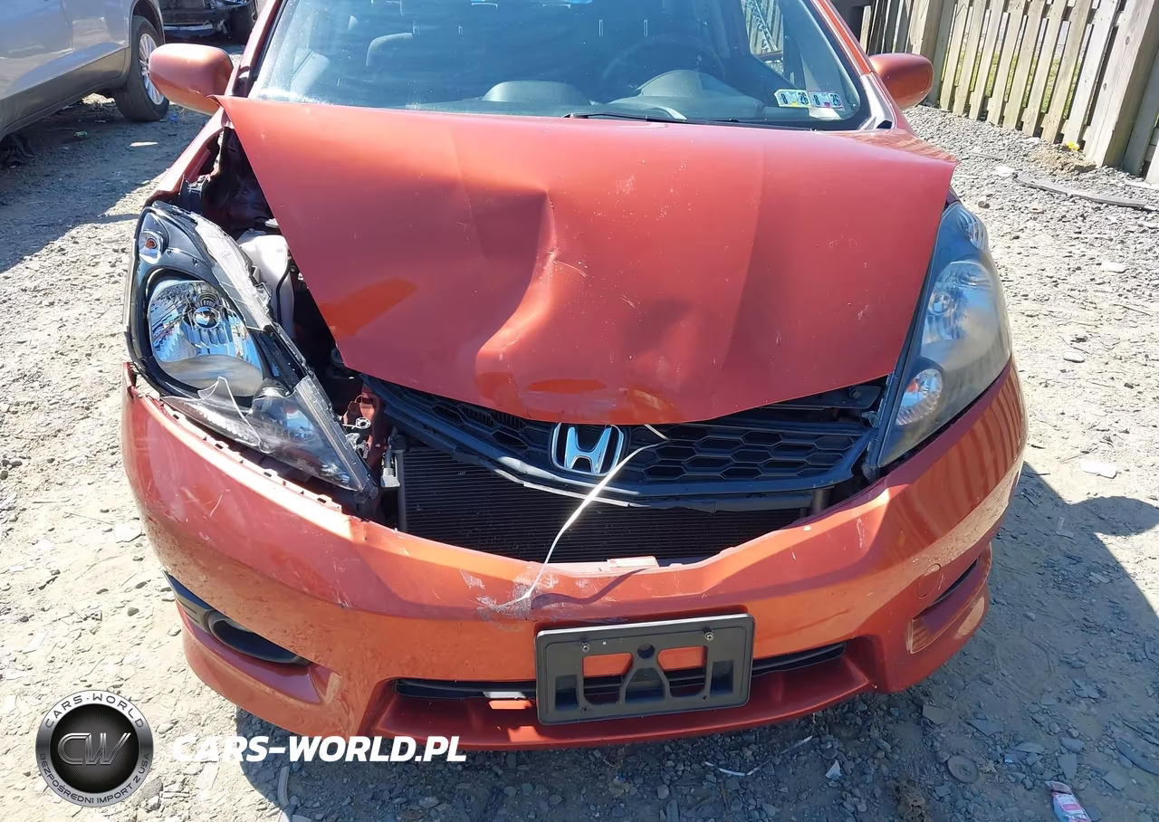 2012 Honda Fit Sport VIN:JHMGE8G50CC010724 - 6