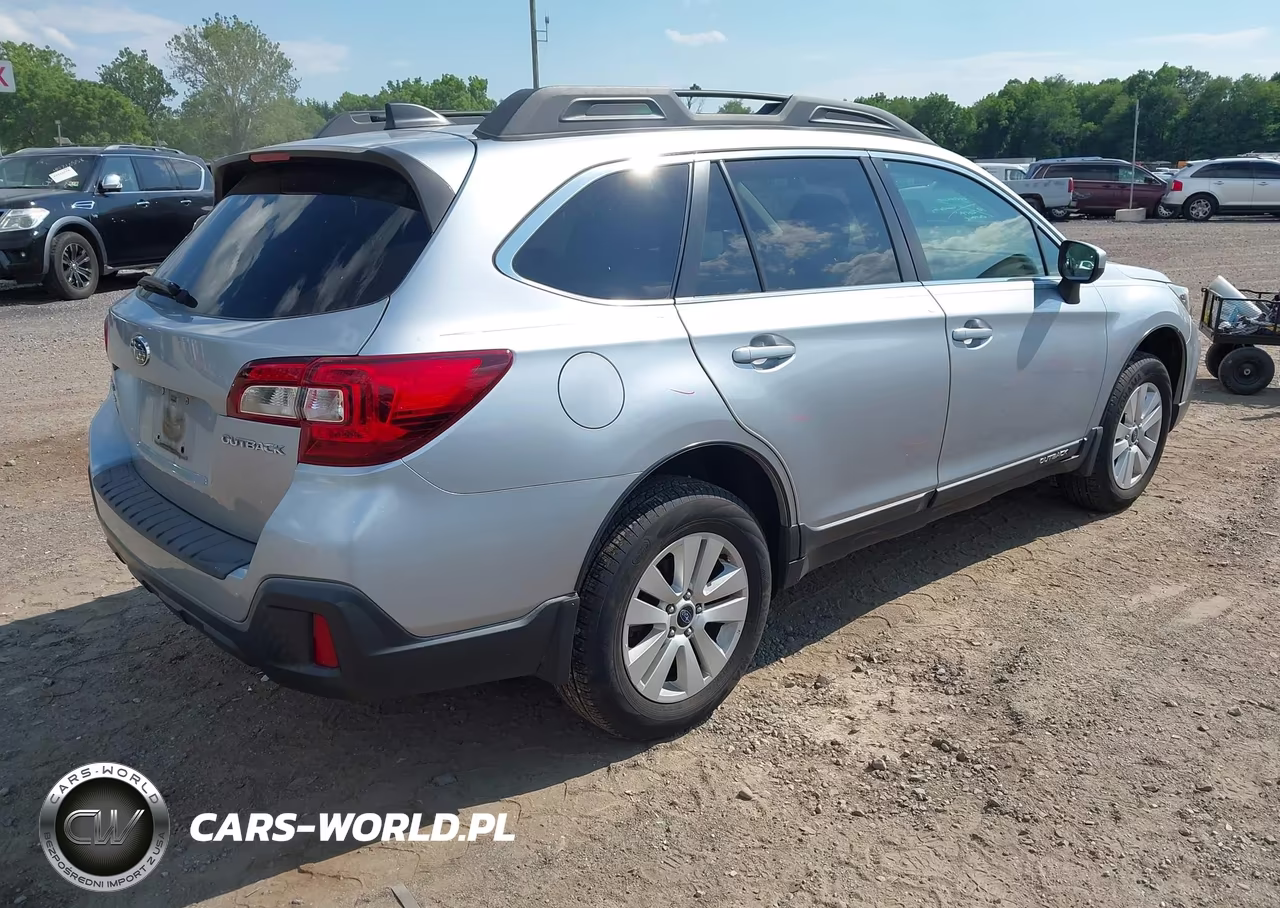 2019 Subaru Outback 2.5I Premium VIN:4S4BSAFC4K3397459 - 4