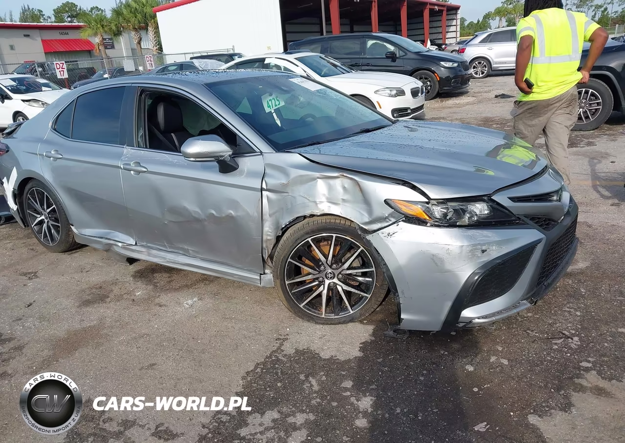 2022 Toyota Camry Se – zdjęcie 1 z 17