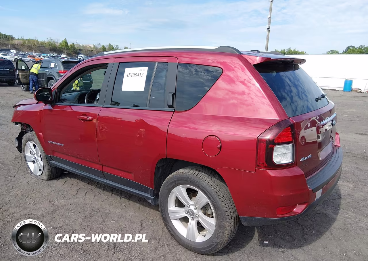 2015 Jeep Compass Latitude VIN:1C4NJDEB8FD258031 - 3