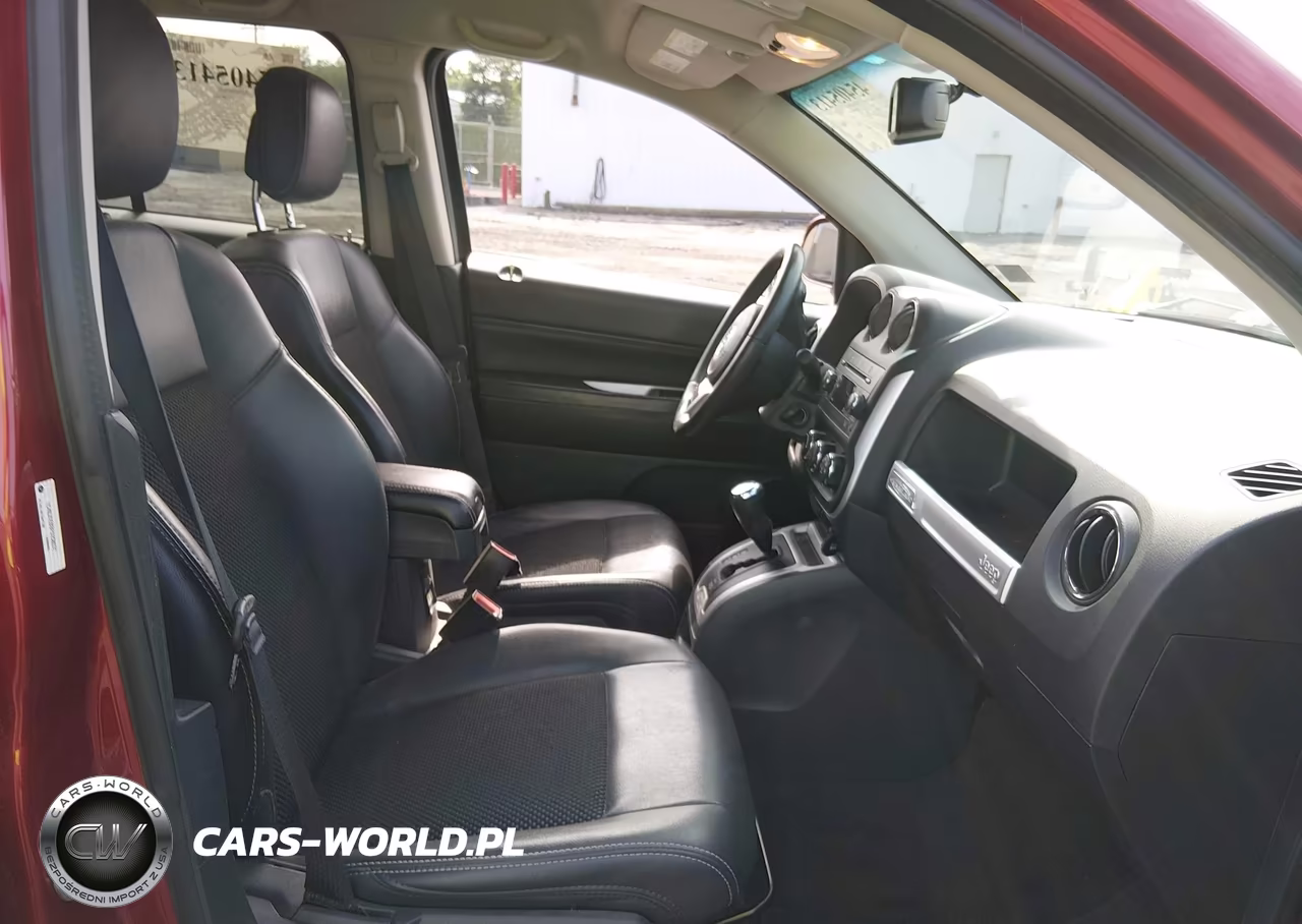 2015 Jeep Compass Latitude VIN:1C4NJDEB8FD258031 - 5