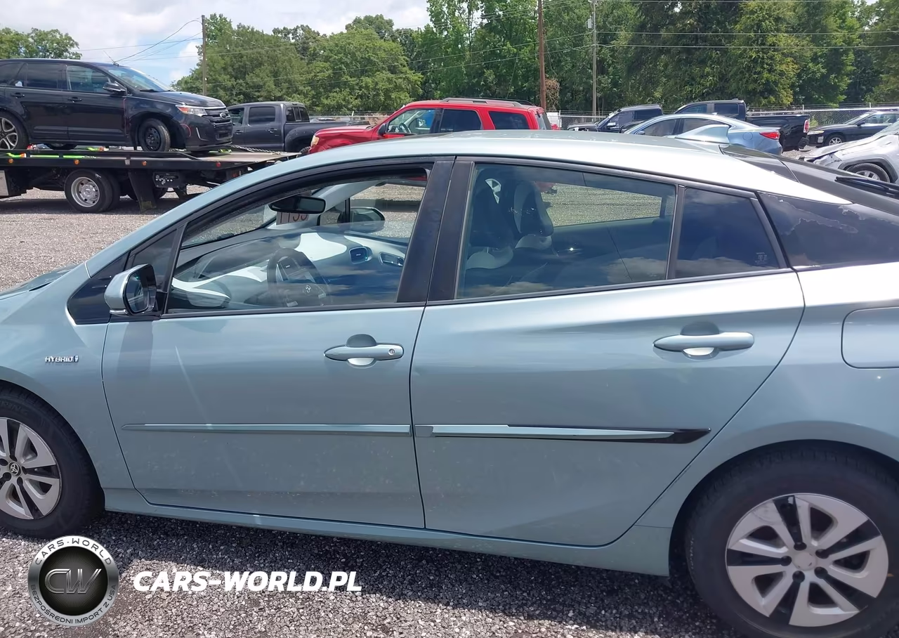 2016 Toyota Prius Four VIN:JTDKARFU6G3524329 - 14
