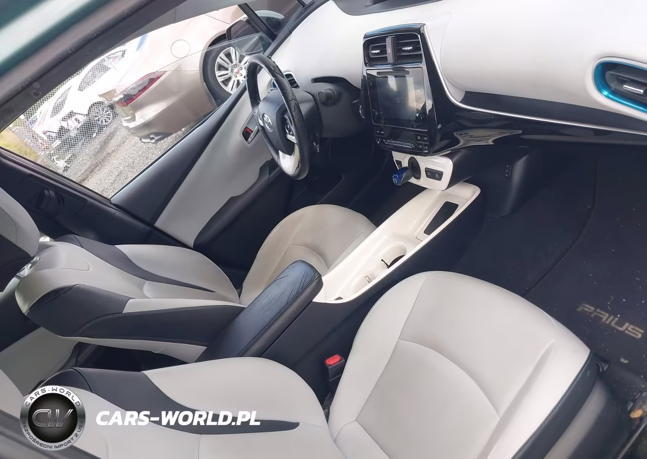 2016 Toyota Prius Four VIN:JTDKARFU6G3524329 - 5