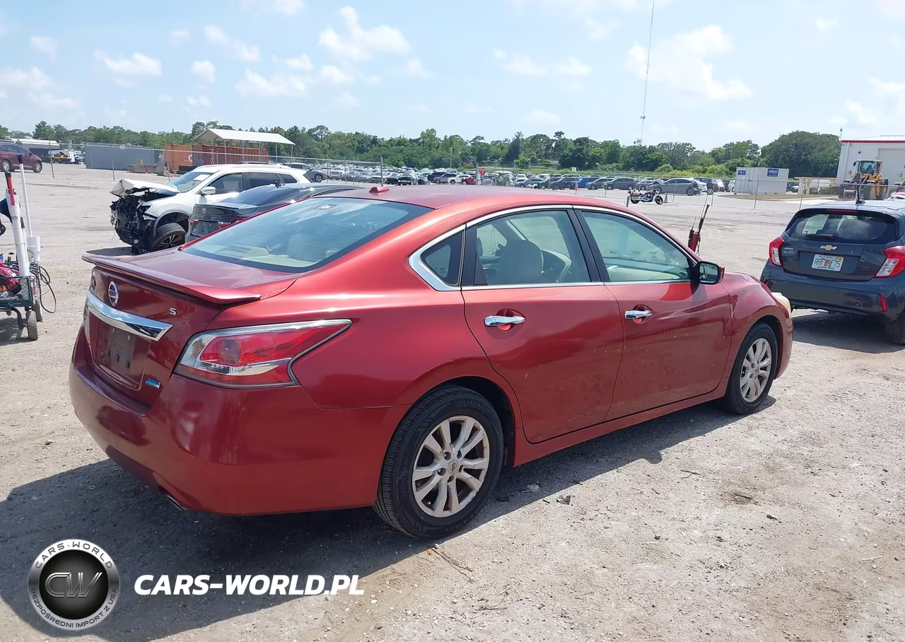 2014 Nissan Altima 2.5 S VIN:1N4AL3AP4EC173458 - 4