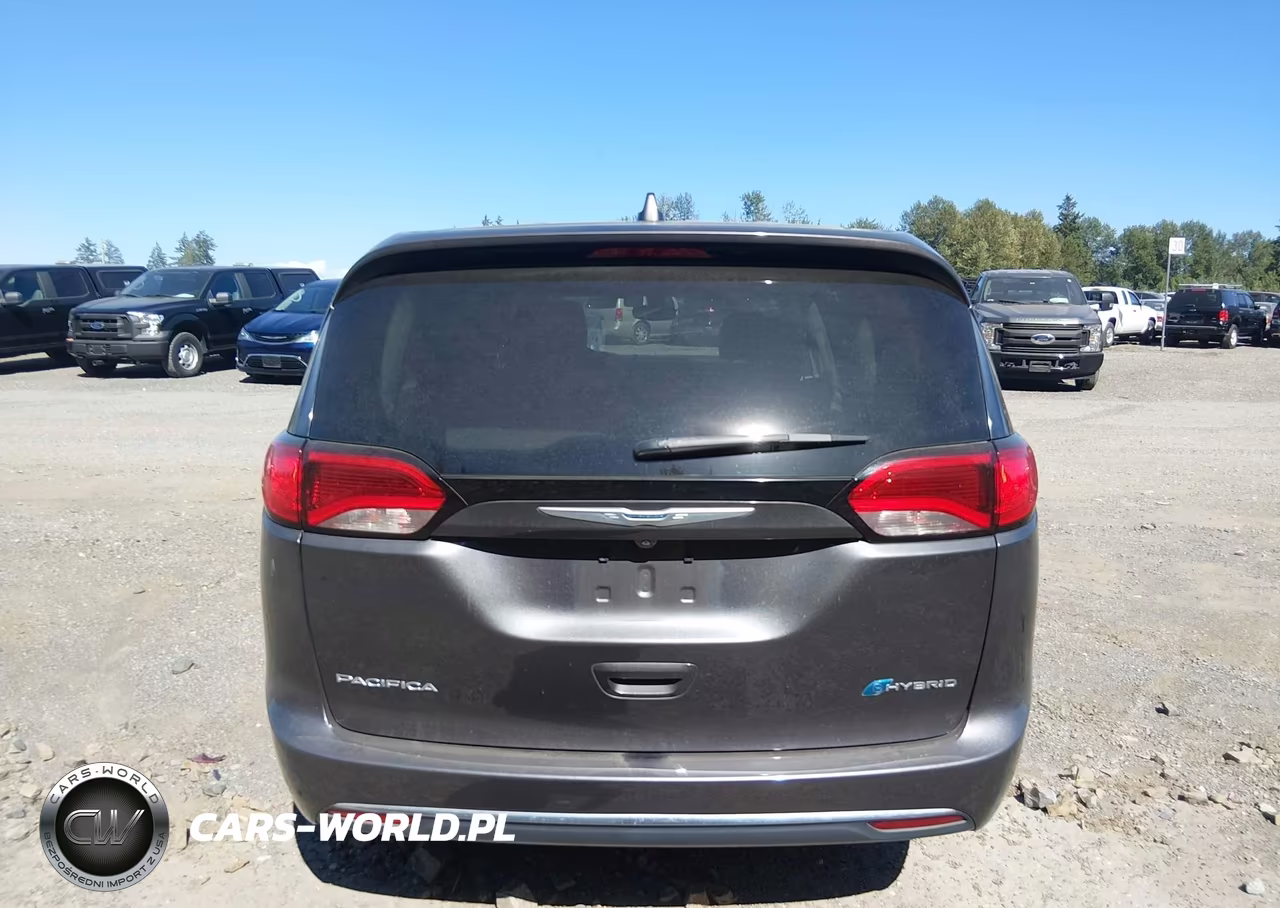 2017 Chrysler Pacifica Hybrid Touring Plus VIN:2C4RC1H75HR797479 - 16