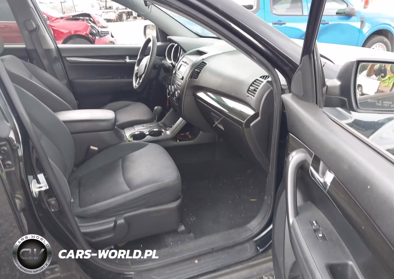 2012 Kia Sorento Lx VIN:5XYKT4A11CG216999 - 5