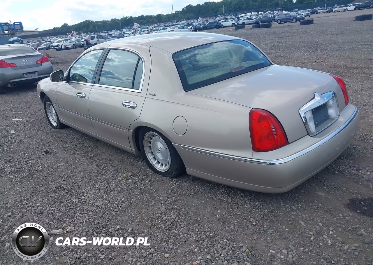 1998 Lincoln Town Car Executive VIN:1LNFM81WXWY727670 - 3