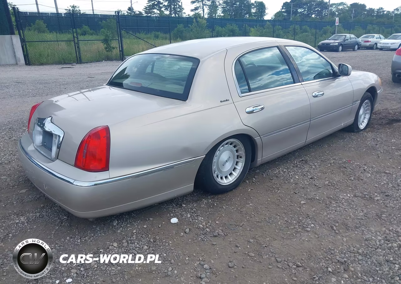 1998 Lincoln Town Car Executive VIN:1LNFM81WXWY727670 - 4