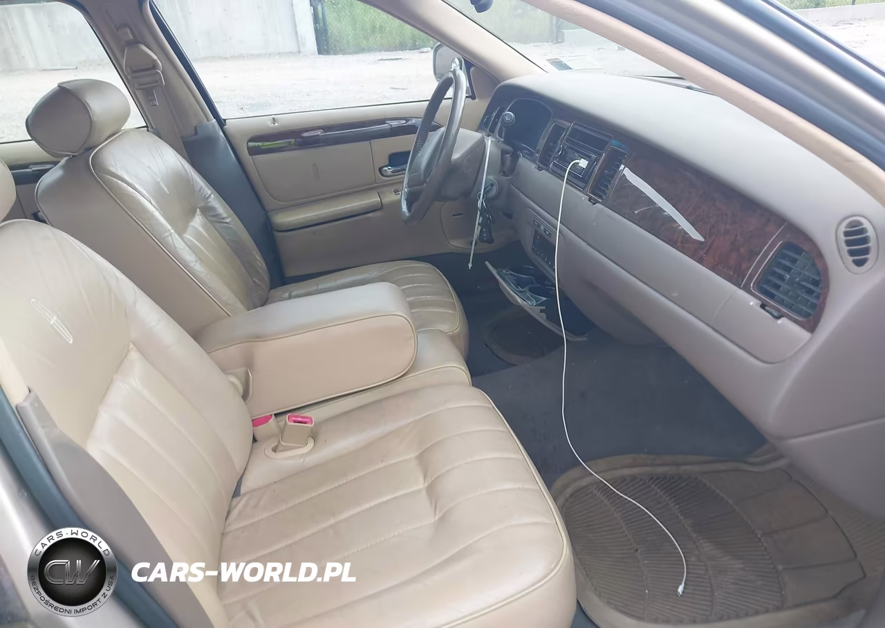 1998 Lincoln Town Car Executive VIN:1LNFM81WXWY727670 - 5
