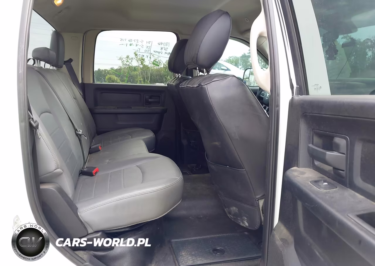 2018 Ram 2500 Tradesman 4X4 6'4 Box VIN:3C6UR5CL4JG209367 - 8