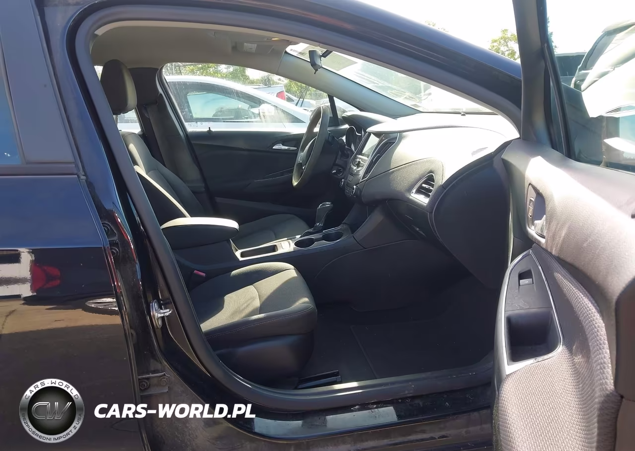 2019 Chevrolet Cruze Ls VIN:3G1BC6SM2KS565714 - 5