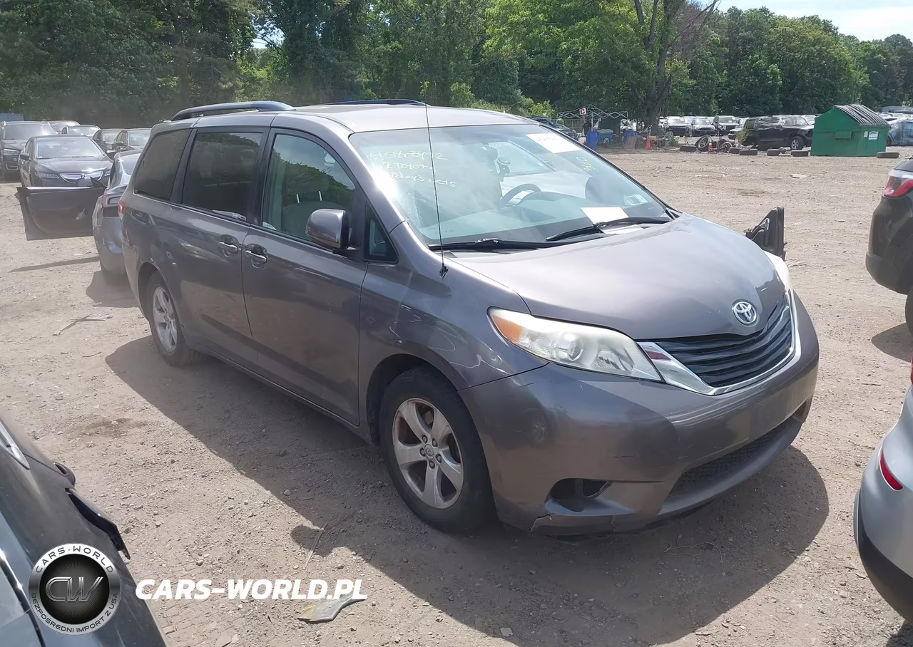 2012 Toyota Sienna Le V6 8 Passenger – zdjęcie 1 z 16