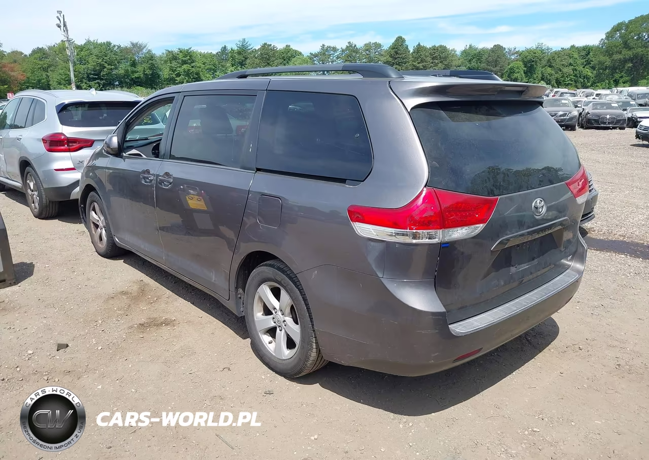 2012 Toyota Sienna Le V6 8 Passenger VIN:5TDKK3DC0CS265995 - 3