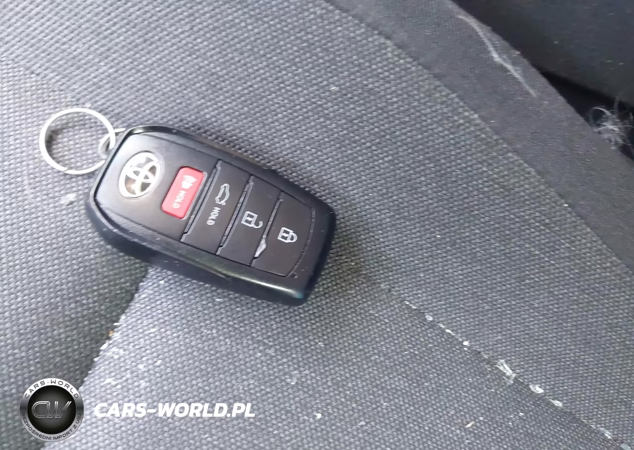 2025 Toyota Camry Le VIN:4T1DAACK5SU117520 - 11