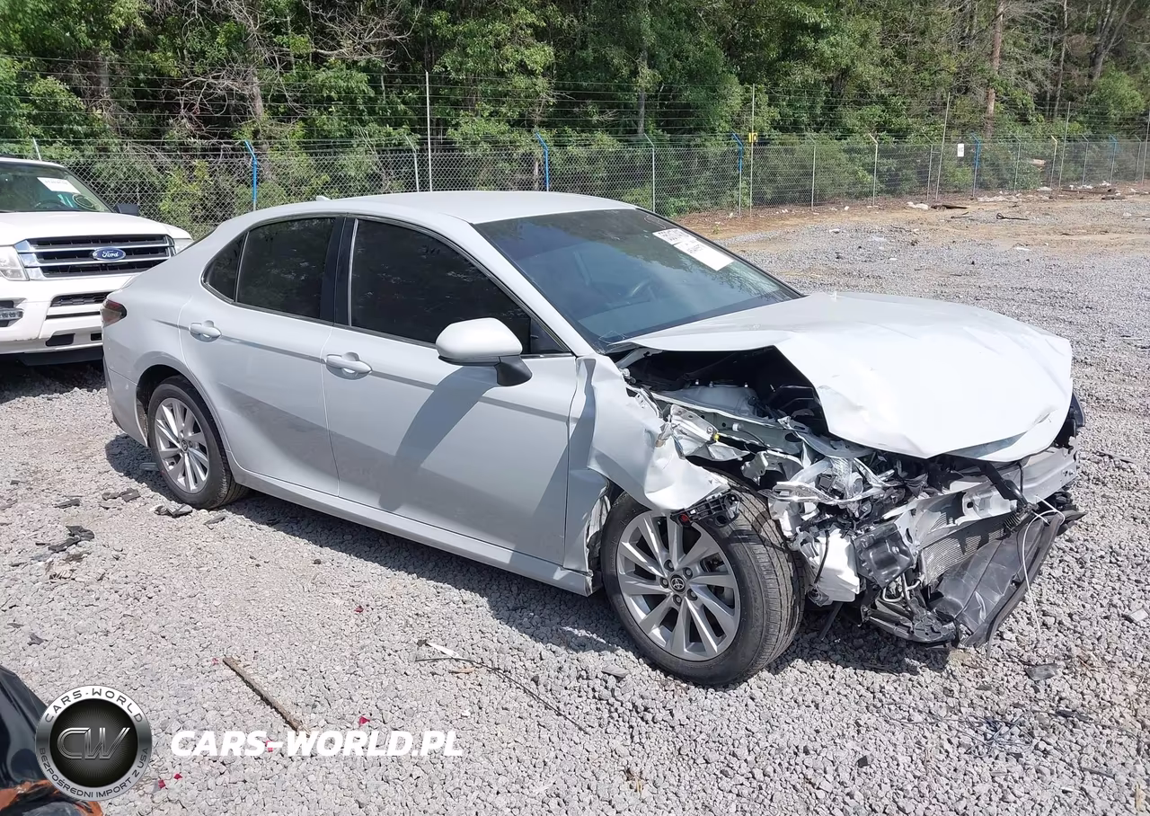 2024 Toyota Camry Le – zdjęcie 1 z 16