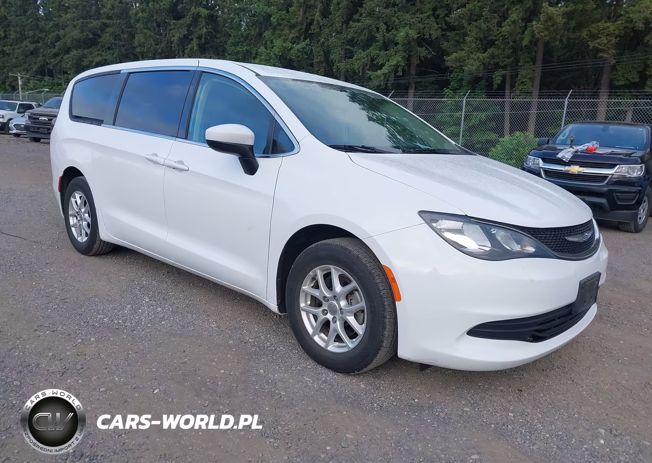 2020 Chrysler Voyager Lx