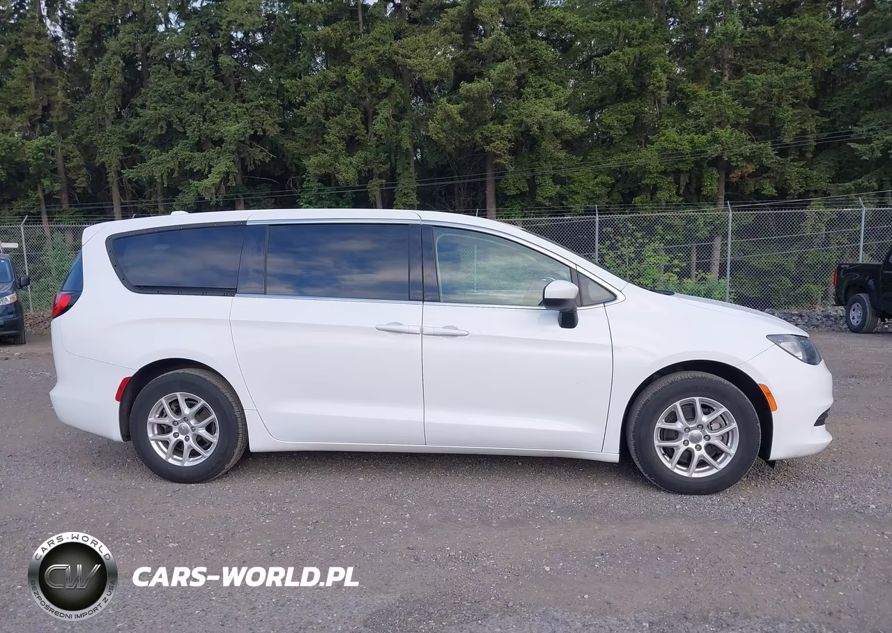2020 Chrysler Voyager Lx VIN:2C4RC1CG7LR237639 - 14