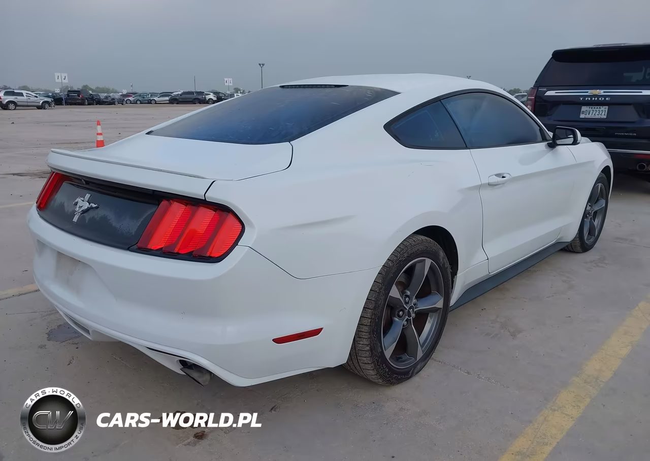 2015 Ford Mustang V6 VIN:1FA6P8AMXF5322166 - 4