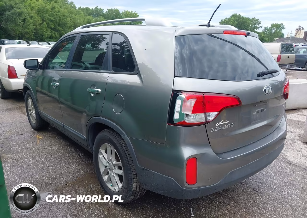 2015 Kia Sorento Lx VIN:5XYKT3A67FG587952 - 3