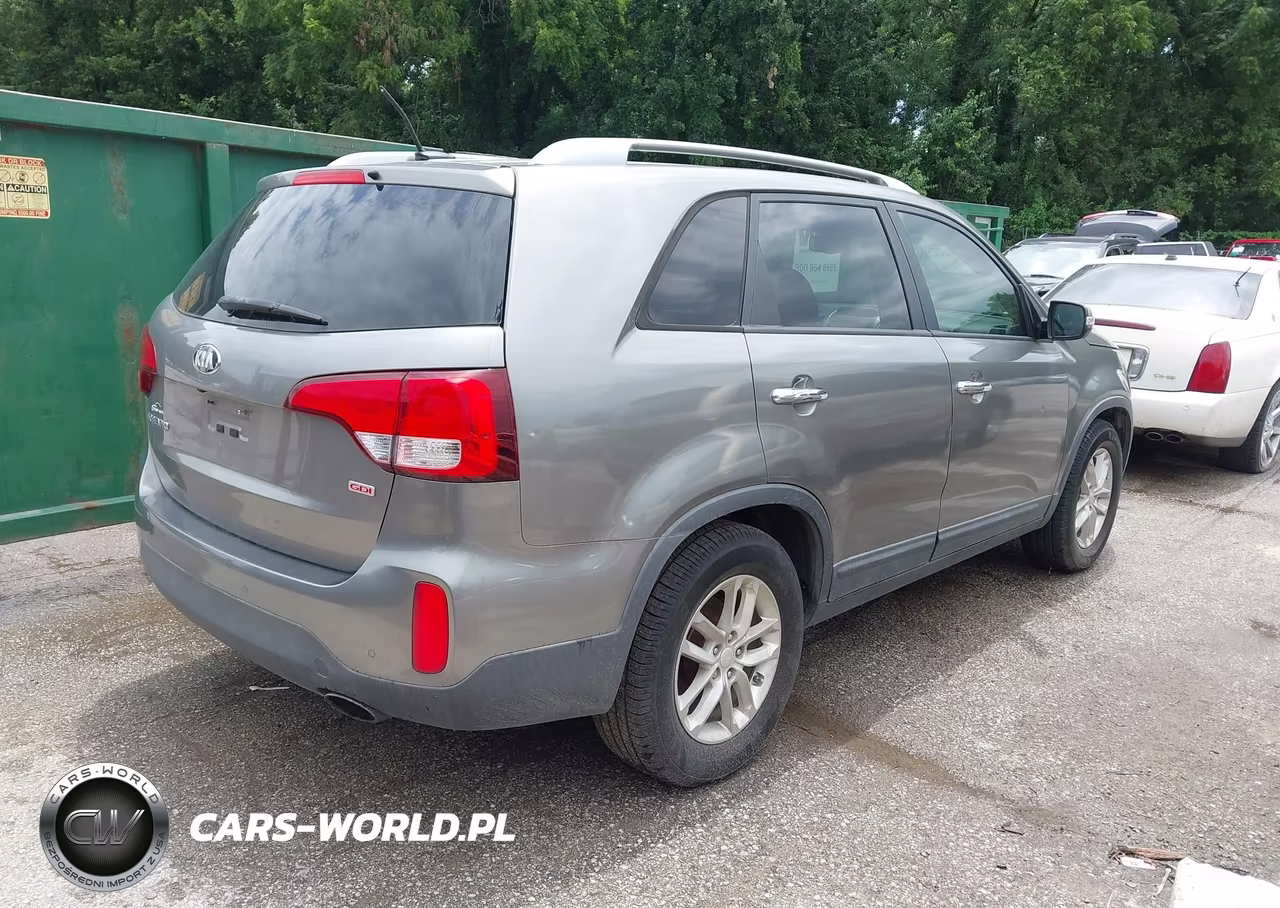 2015 Kia Sorento Lx VIN:5XYKT3A67FG587952 - 4