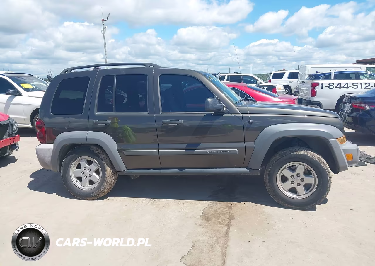 2005 Jeep Liberty Sport VIN:1J8GK48KX5W595765 - 13
