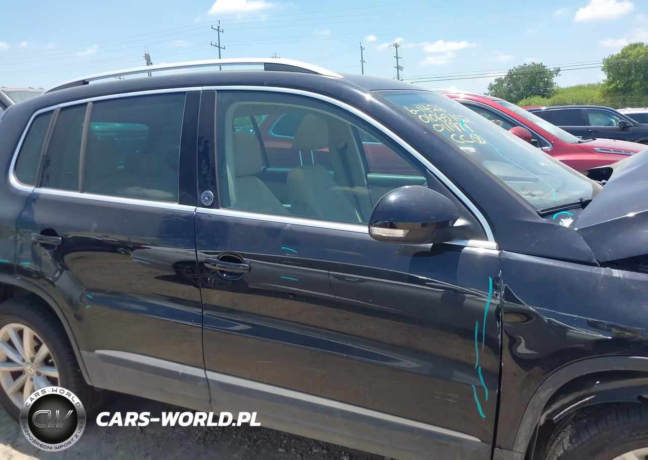 2017 Volkswagen Tiguan 2.0T Wolfsburg Edition VIN:WVGRV7AX6HK011979 - 13