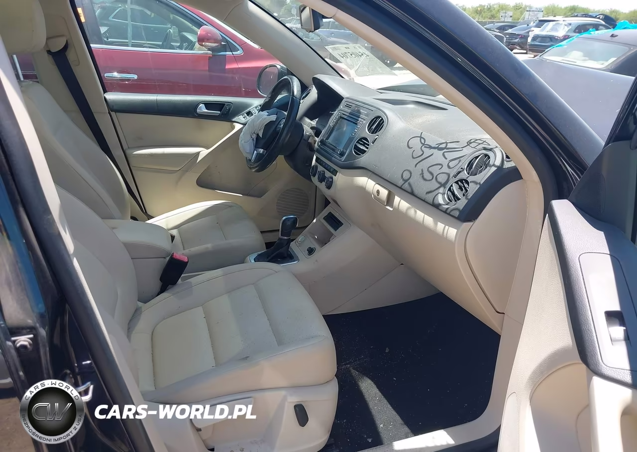 2017 Volkswagen Tiguan 2.0T Wolfsburg Edition VIN:WVGRV7AX6HK011979 - 5