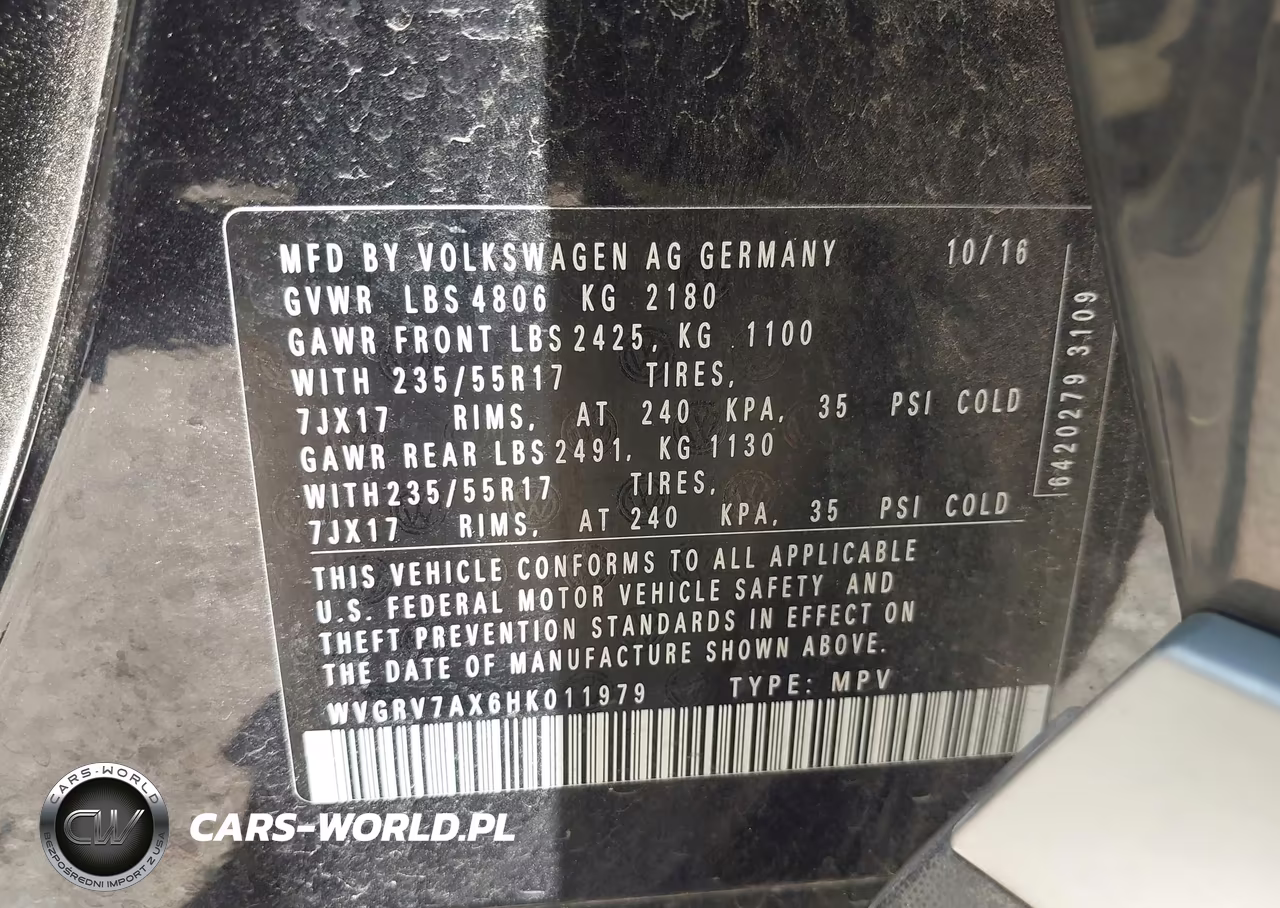 2017 Volkswagen Tiguan 2.0T Wolfsburg Edition VIN:WVGRV7AX6HK011979 - 9